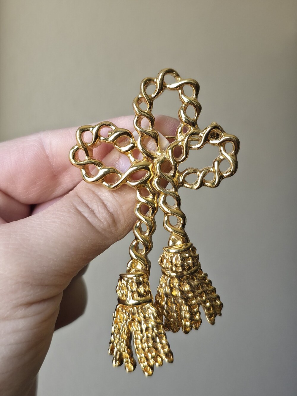 St. John Gold Tone Brooch Bow With Tassels